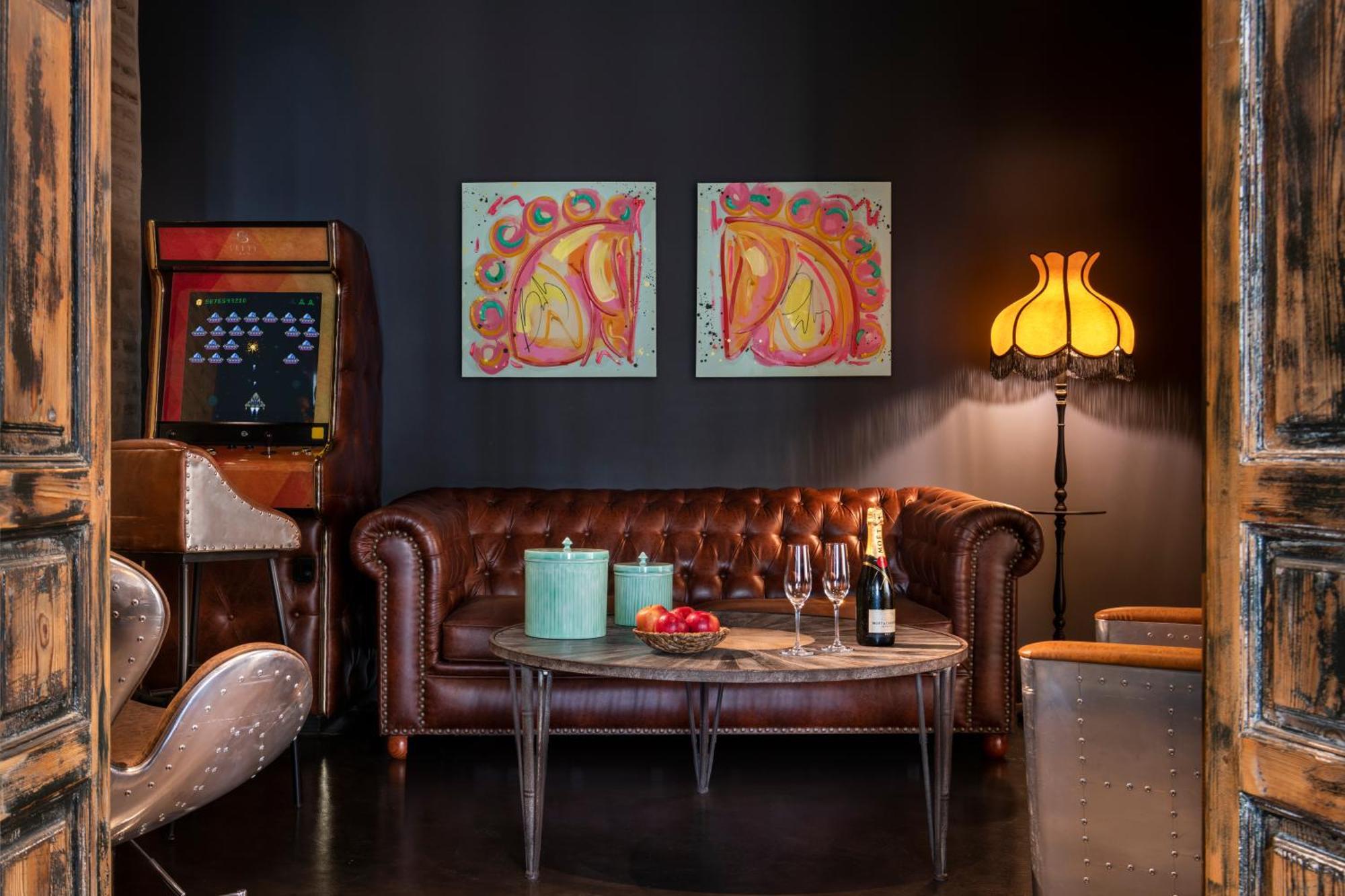 Hotel Lobby เซบีญา ภายนอก รูปภาพ The interior of the tasting room at the winery
