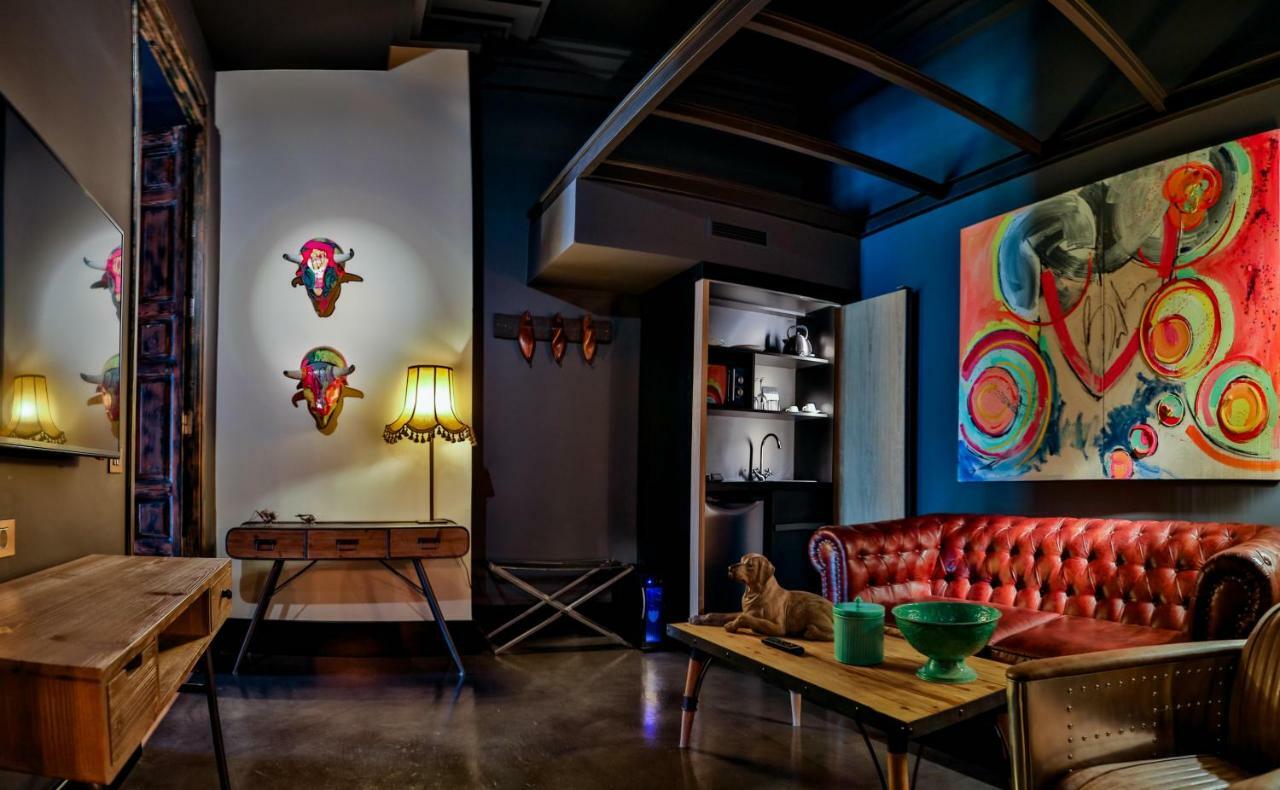 Hotel Lobby เซบีญา ภายนอก รูปภาพ The interior of the restaurant