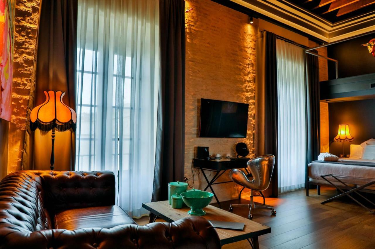 Hotel Lobby เซบีญา ภายนอก รูปภาพ Suite